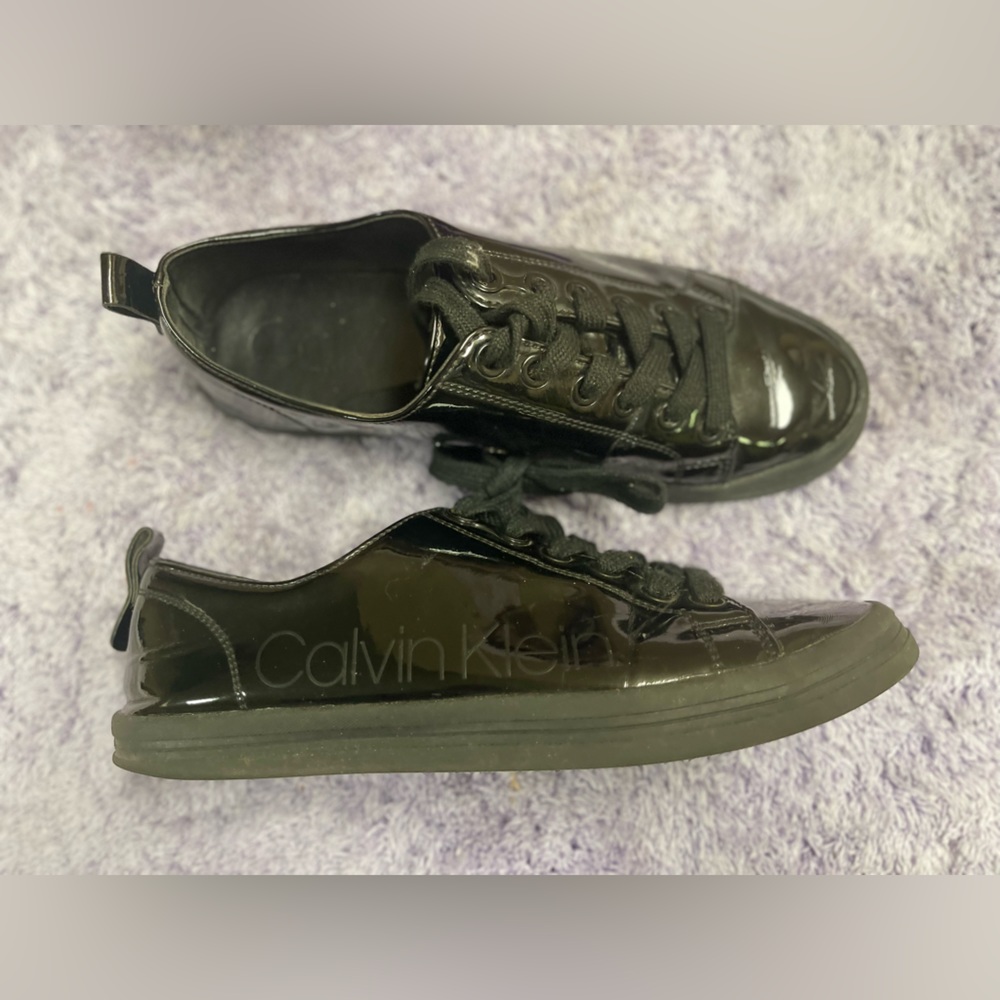 Calvin Klein MONETA Black Patent Leather Lace Up Shoes Womens Sneaker Size 6.5